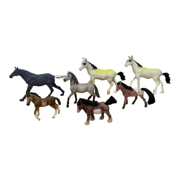 Lot of 7 Mixed Toy Horses - Picture 6 of 8